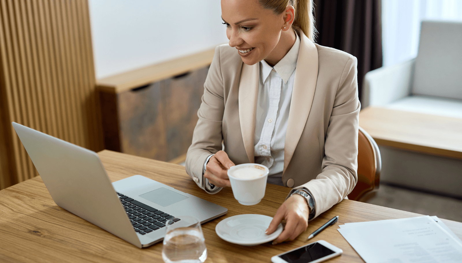 Hotel upselling with AI through guest messaging
